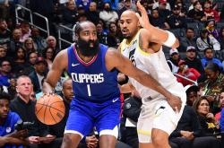 雷速体育比分官网-雄鹿连胜告捷赢得西部领先位置的简单介绍