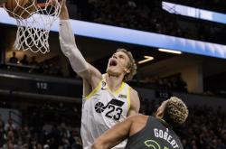 雷速体育直播官网-关于篮网完胜火箭，戈贝尔高光表现的信息