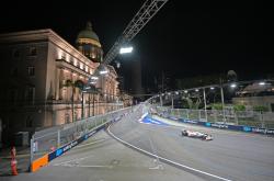 雷速体育比分直播-威廉姆斯险胜红牛车队，阿隆索关键制胜