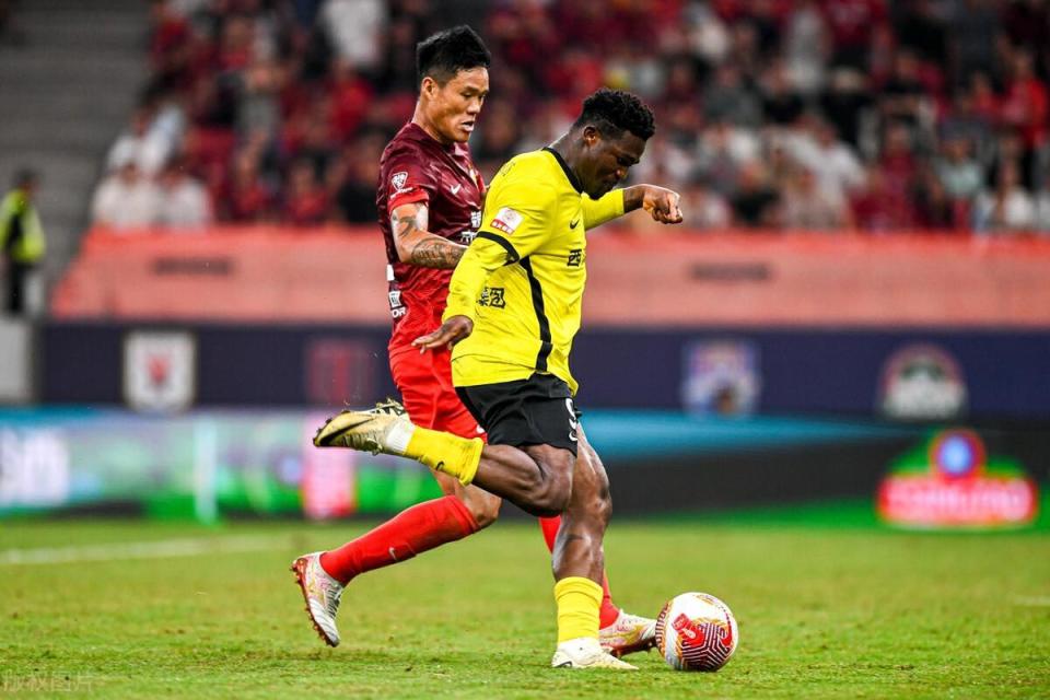 关于上港比分领先，雄心勃勃向前冲的信息
