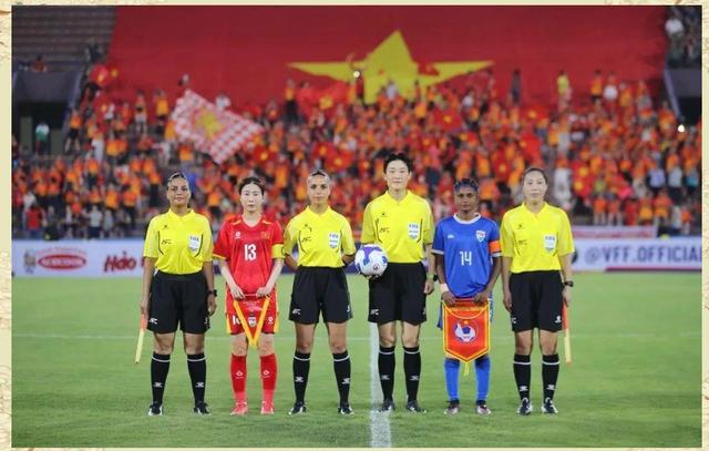 澳大利亚女足队获得亚洲杯亚军! 澳大利亚女足队获得亚洲杯亚军!