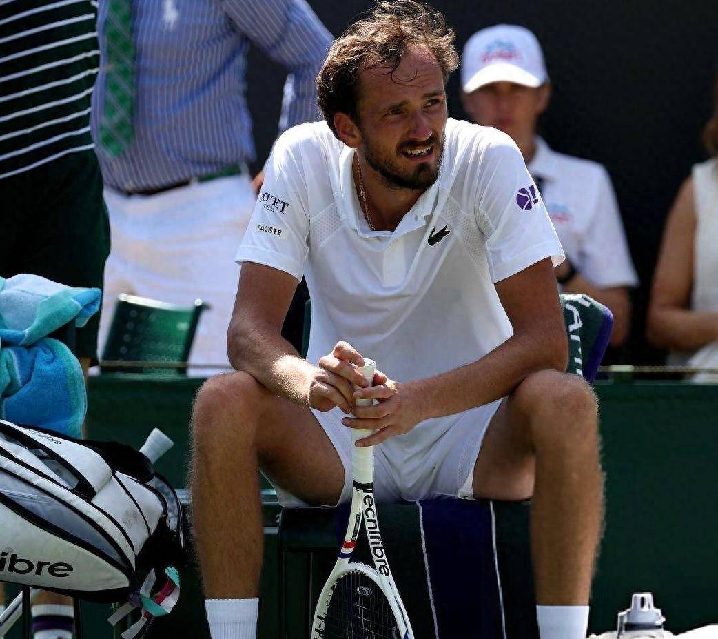 澳网绝杀法网，梅德韦杰夫统治全场